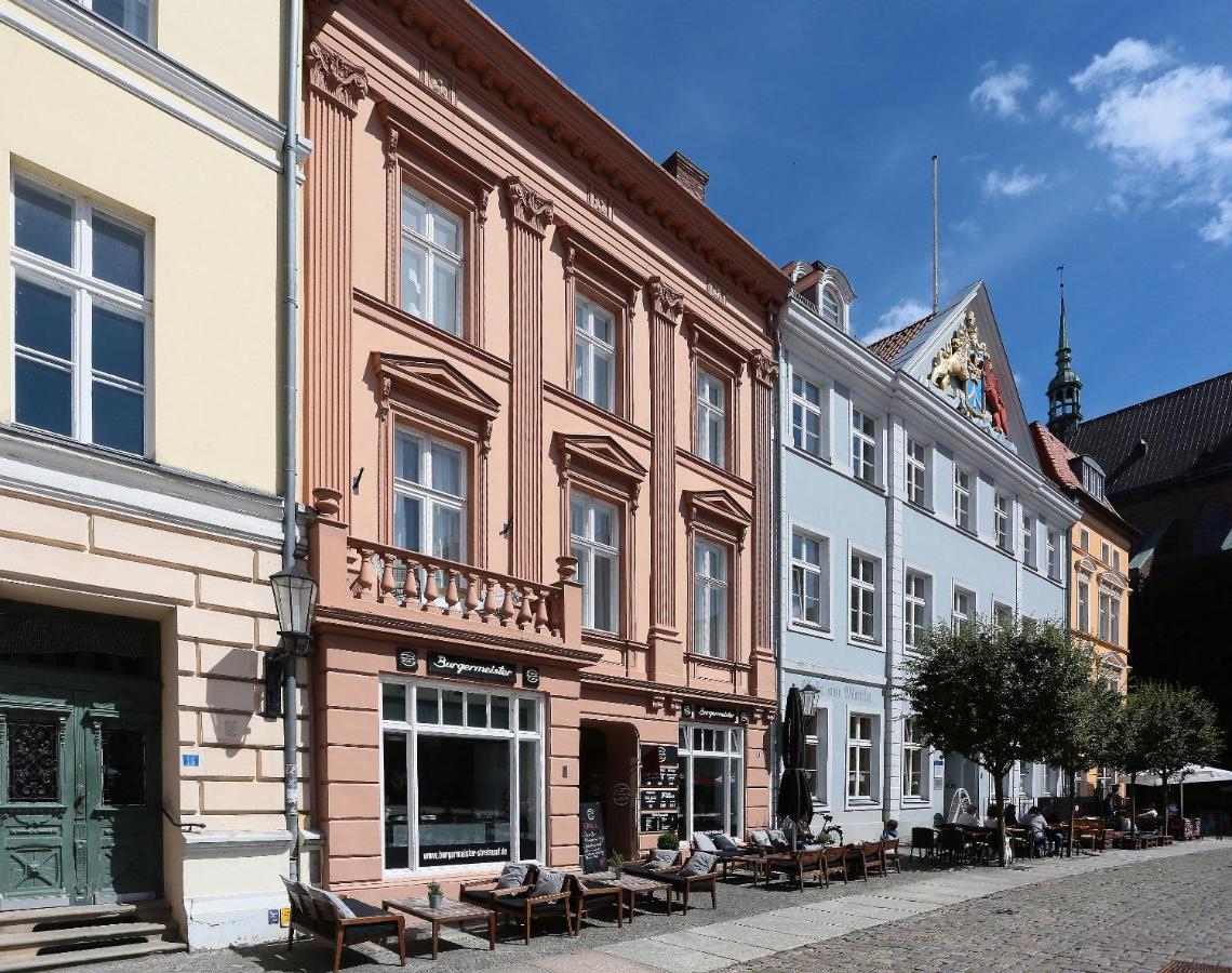 Aparthotel Markt Fuffzehn Щралзунд Екстериор снимка