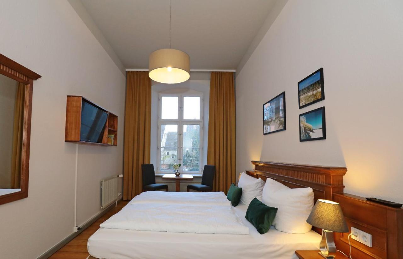 Aparthotel Markt Fuffzehn Щралзунд Екстериор снимка